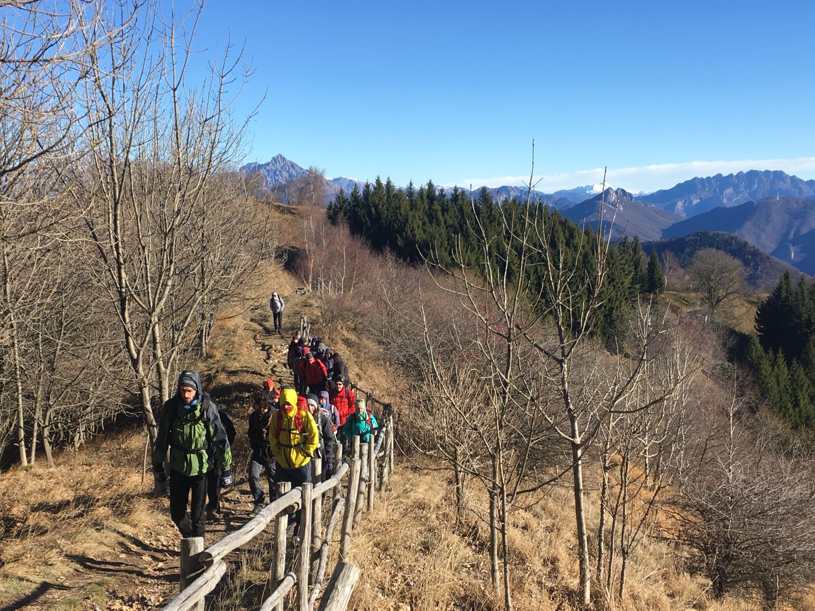 In Lombardia Guide Ambientali escursioniste fuori legge sui sentieri Escursionistici o sopra i 600 m